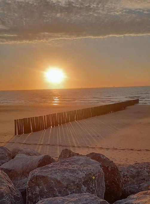 Le Clemenceau Appart-Calais Nord-Balcon-Plage Luaran gambar